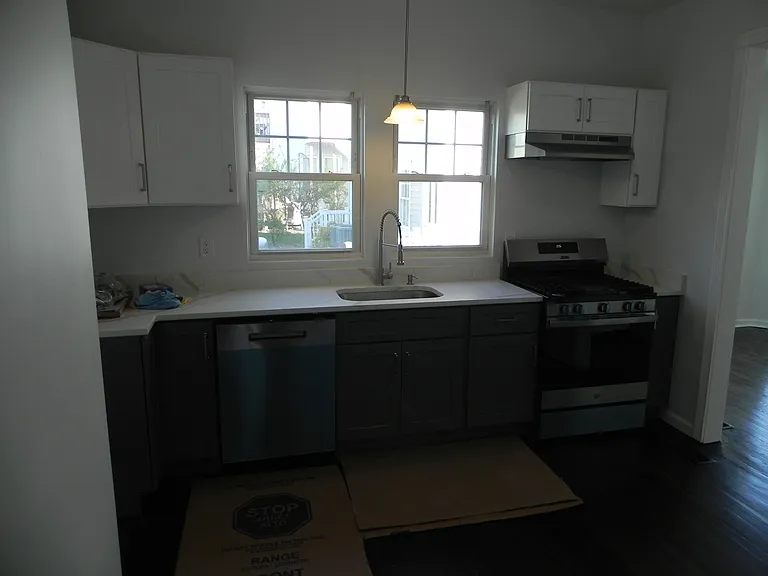 10 Hawkins Ave — Photo 6