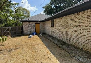4th image of 316 Azalea Dr