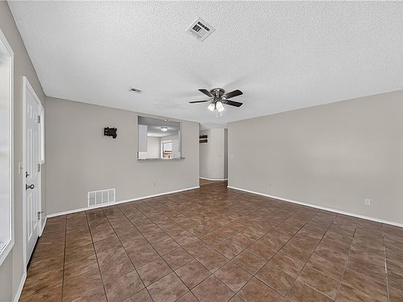 5th image of 3320 W Olive St
