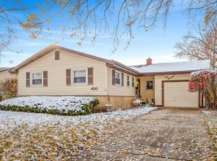 400 N Silverleaf Blvd, Carol Stream, IL 60188