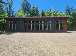 22 Pleasant Cove Dr, New Vineyard, ME 04956