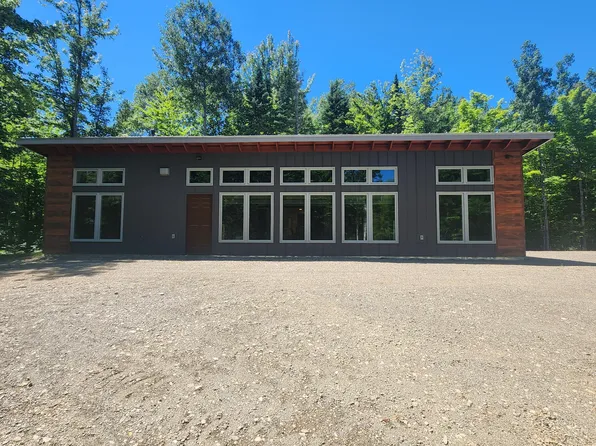 22 Pleasant Cove Drive, New Vineyard, ME 04956