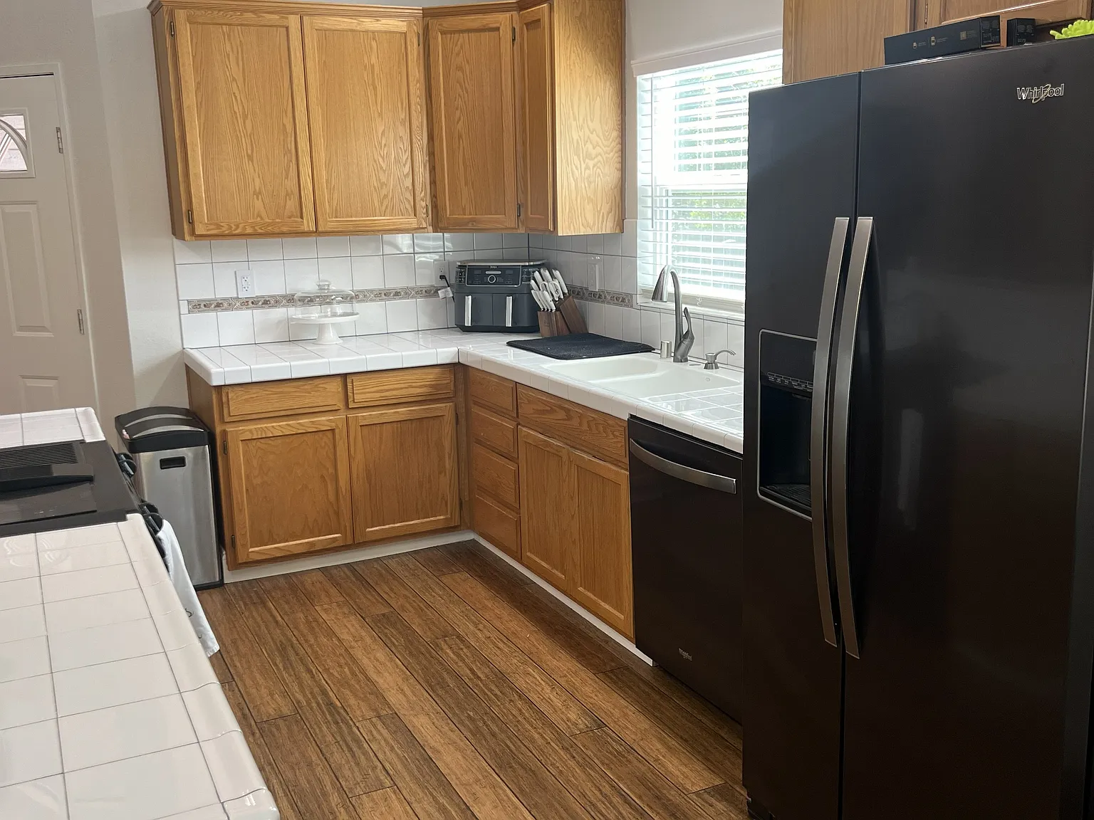 2 bed, 1247 sqft, $3,250 — Photo 4