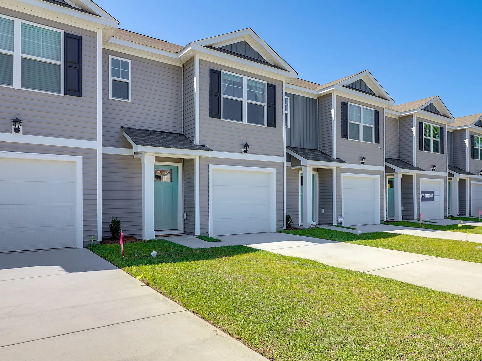 348 Bayou Loop — Photo 1