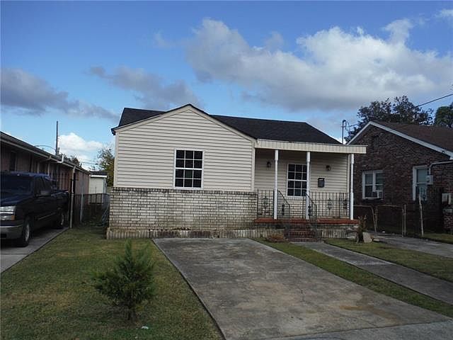 1st image of 417 Wallace Dr