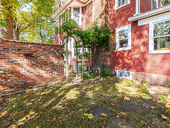 3rd image of 703 Northwestern Ave