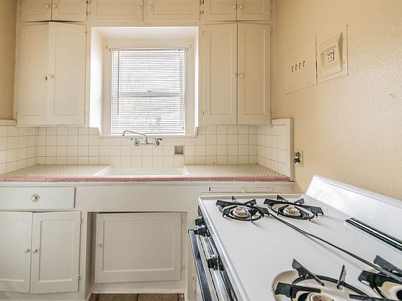 4th image of 503 Fulton Ave #2
