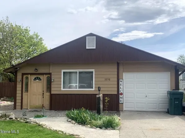 3250 W Ridge Dr, Post Falls, ID 83854