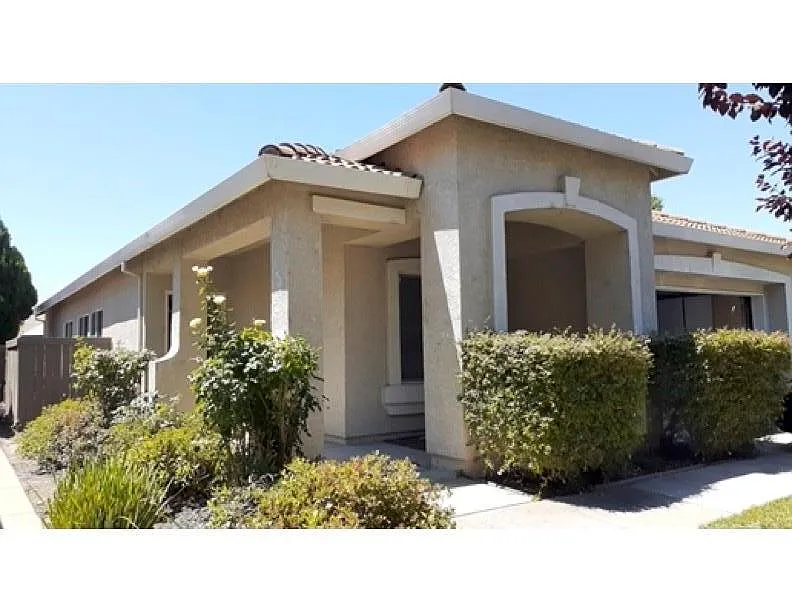 441 Rick Heinrich Cir photo 1