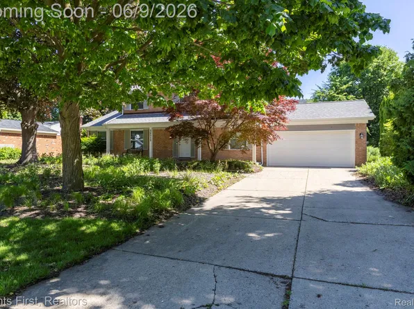 36515 Vicary Ln, Farmington, MI 48335