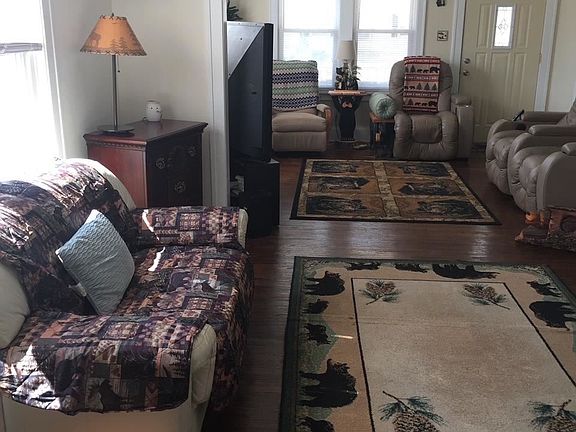 5th image of 2746 Hanson St