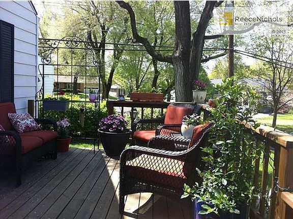 3rd image of 8603 Summit St