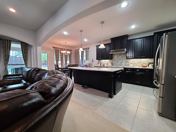 3rd image of 6608 Viejita St