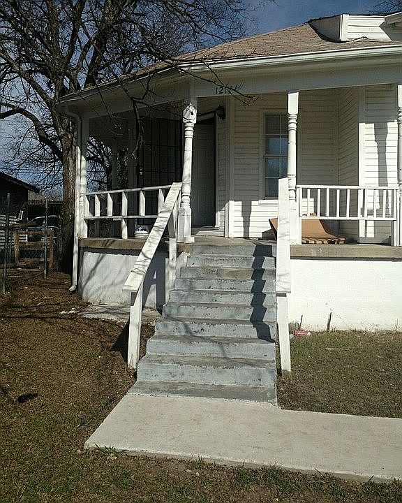 1st image of 1217 E Harvey Ave