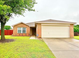 1402 Sequoia Dr, Krum, TX 76249