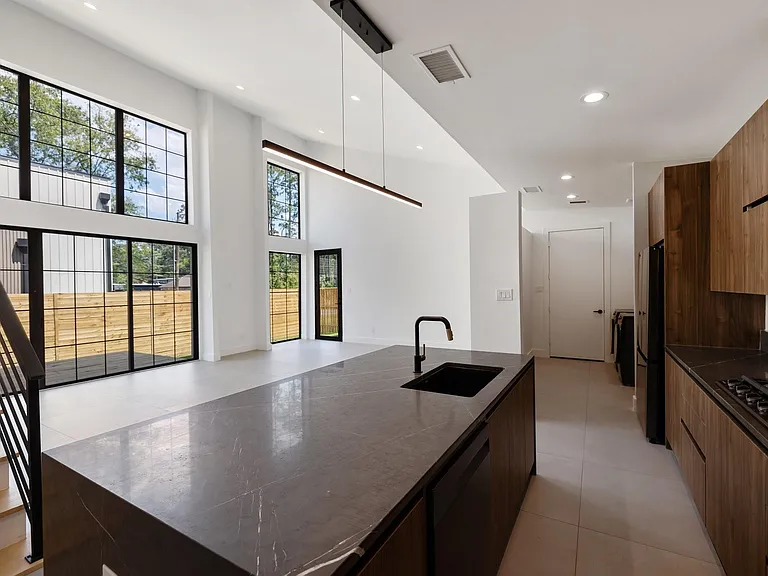 1502 Primrose St — Photo 14