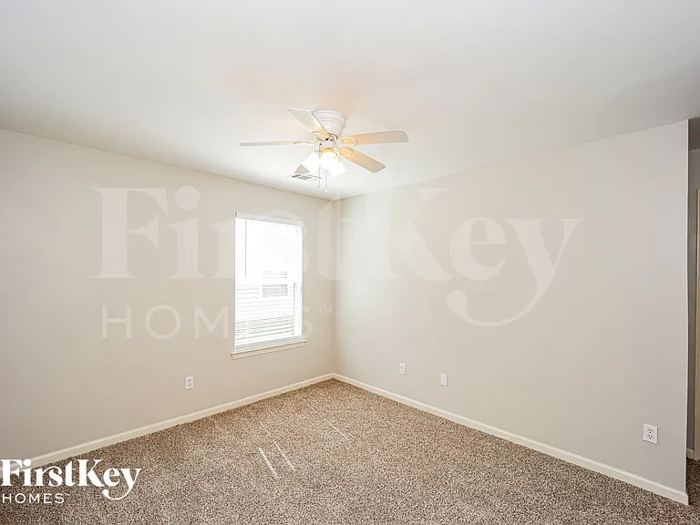 207 Fairgrove Ln — Photo 14