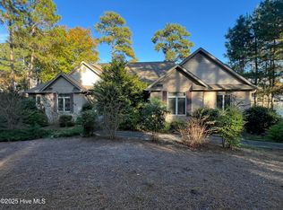 127 Vanore Rd, Pinehurst, NC 27376