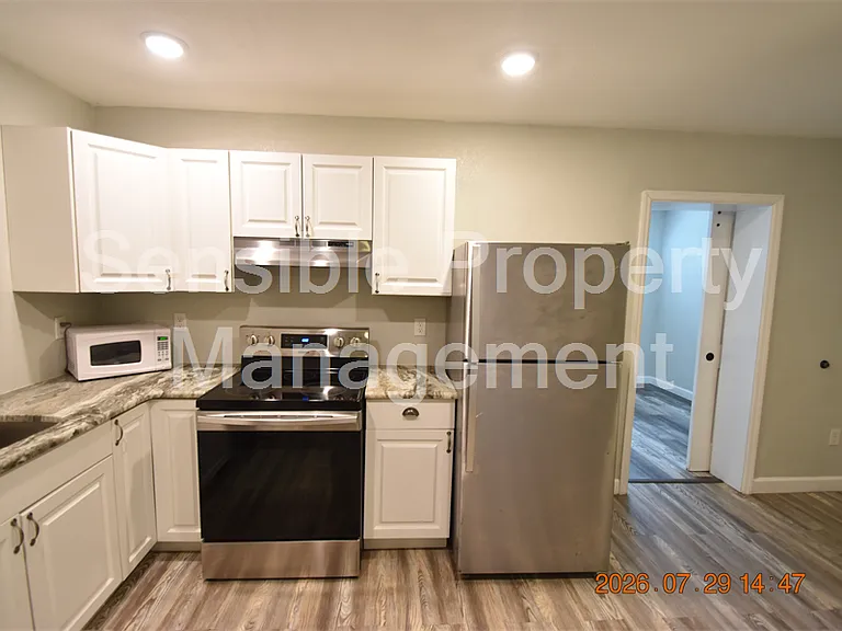 419 Stremma Rd #5 — Photo 7
