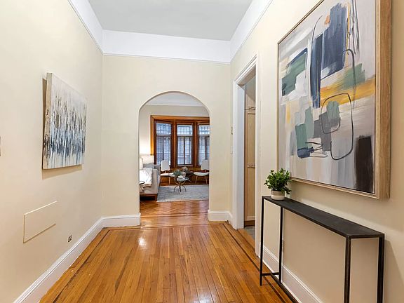 3rd image of 254 W 82nd St APT 1C