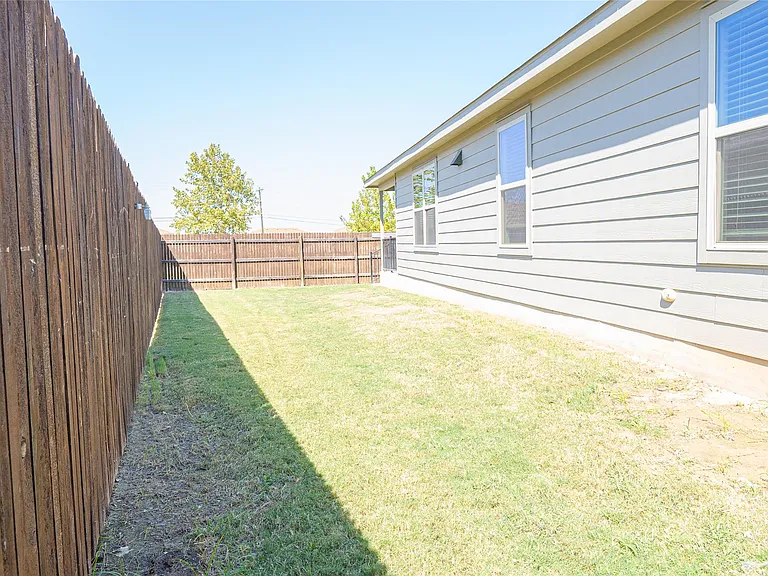 108 Circle Way — Photo 35
