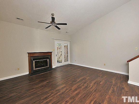 4th image of 88 Stone Hill Ct