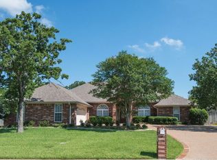 801 Pine Valley Dr, College Station, TX 77845