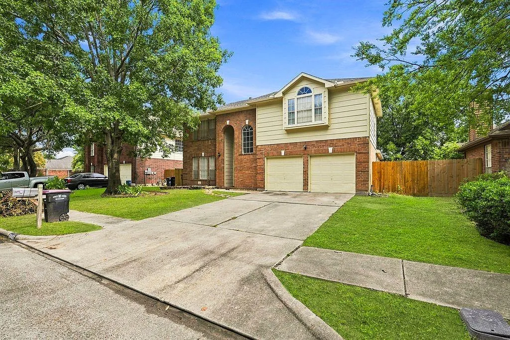3 bed, 2.5 bath, 2276 sqft, $1,945 — Photo 2