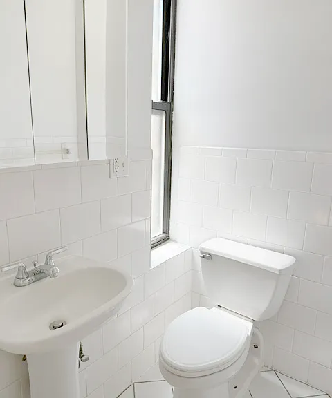 140 E 92nd St #4S — Photo 13