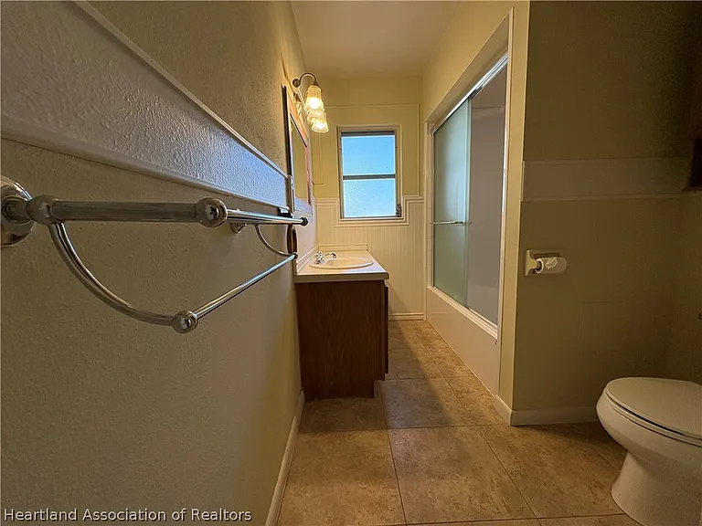 401 E Main St — Photo 19