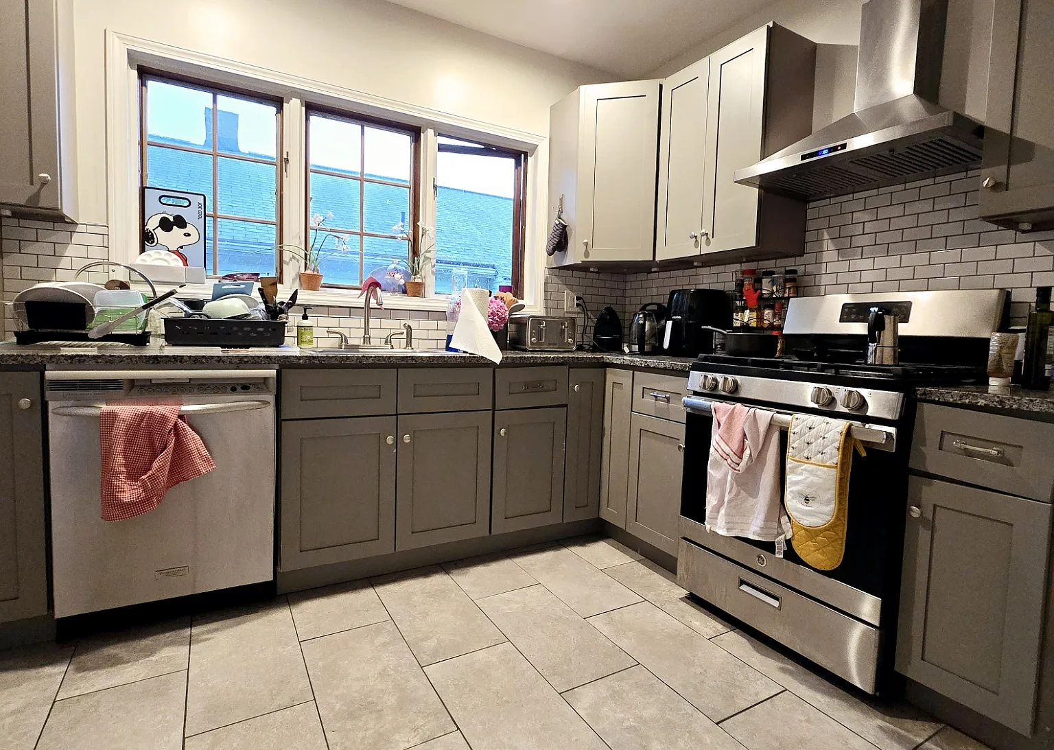 5 bed, 1.5 bath, $6,750 — Photo 1