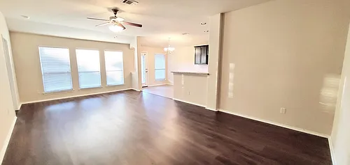 818 Hazels Way Photo 1