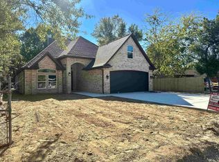 6370 32nd St, Groves, TX 77619