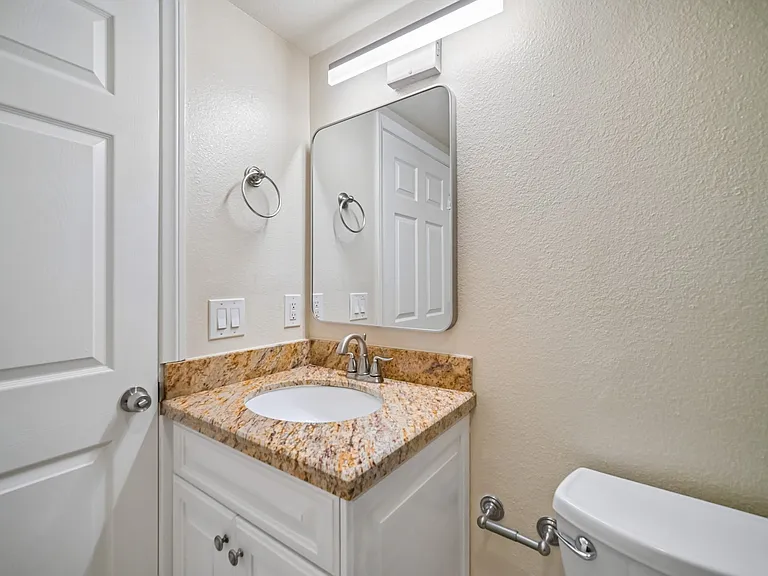 1939 Tamarind Ave #7 — Photo 10