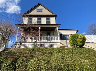 28 Orchard St, Ridgefield Park, NJ 07660