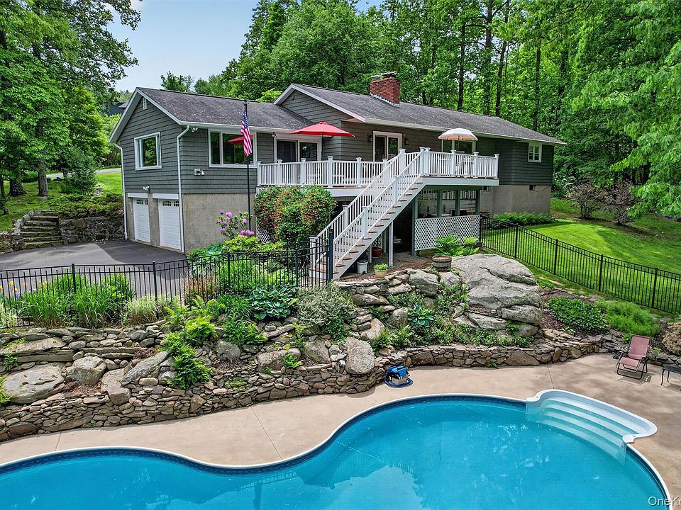 1st image of 8 Mountain Brook Road