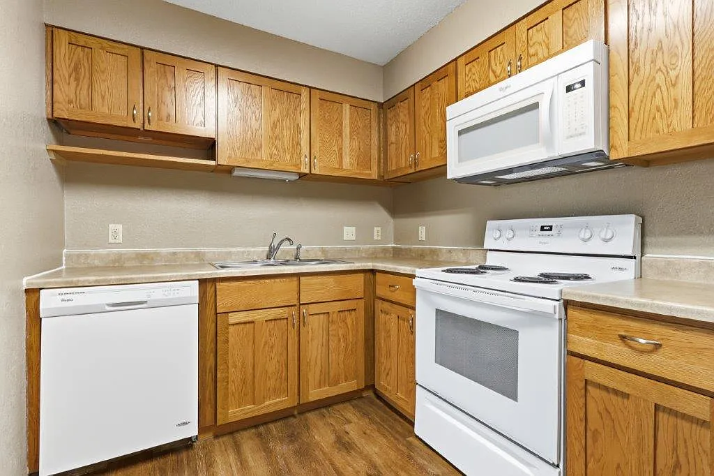 Campus View Apartments — Photo 3