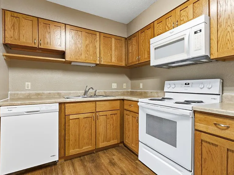 Campus View Apartments — Photo 3