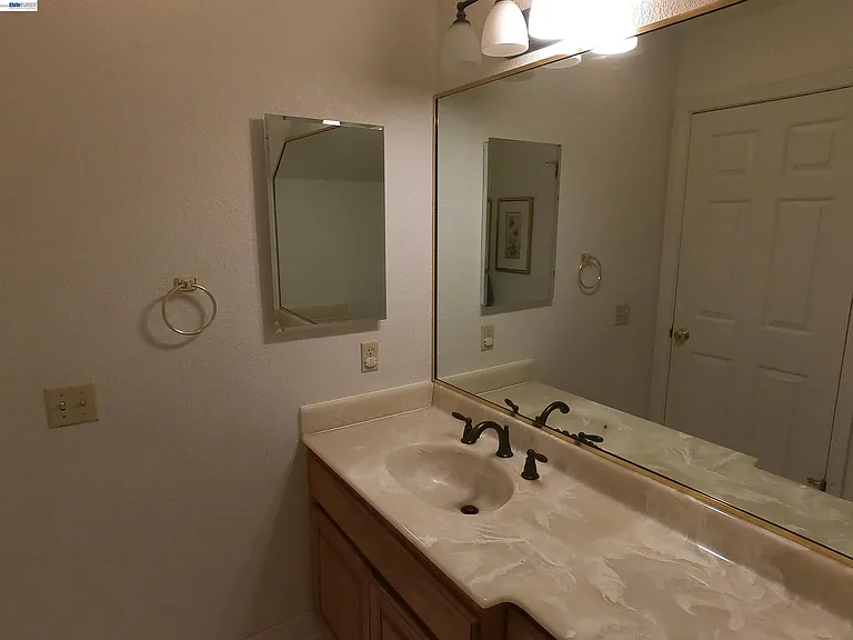 19179 Alpha Ct — Photo 11