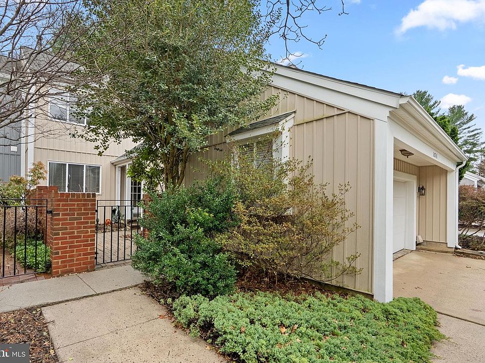 1st image of 20716 Highland Hall Dr