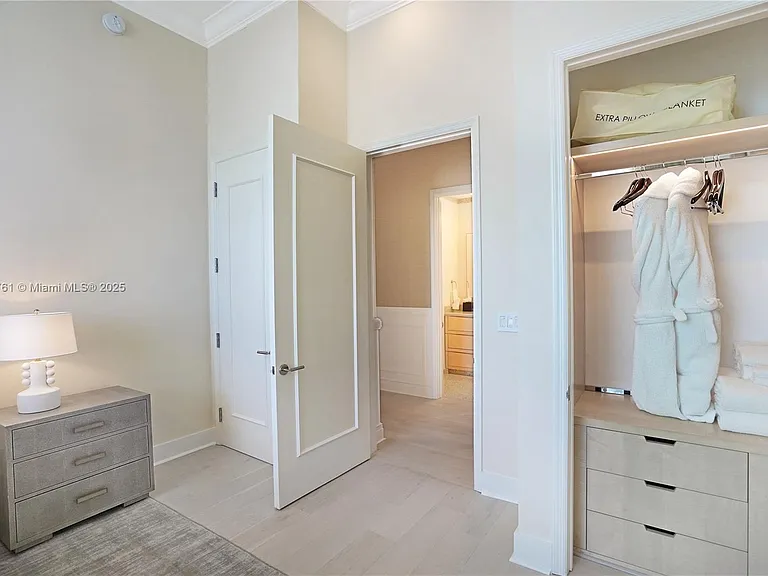 4401 Collins Ave #PH SOUTH — Photo 59