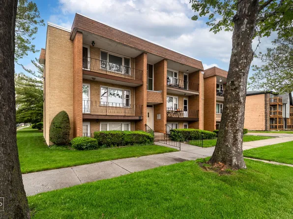6758 W 64th Pl #13, Chicago, IL 60638