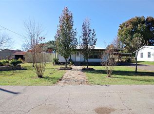 310 Wells St, Emory, TX 75440