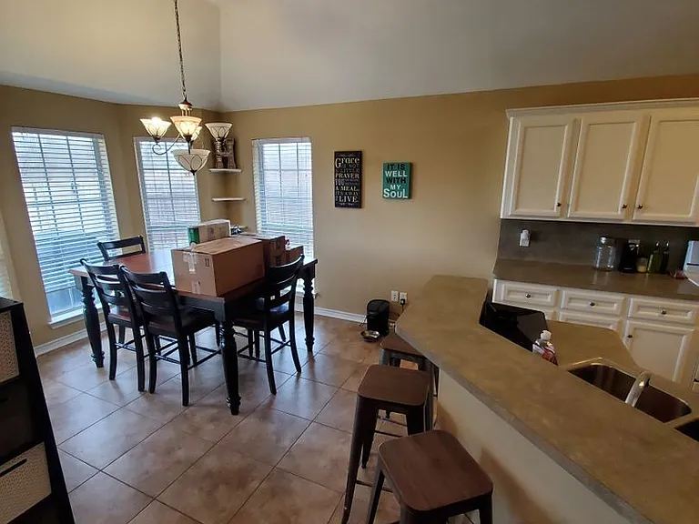 215 Landsburg Ct — Photo 5