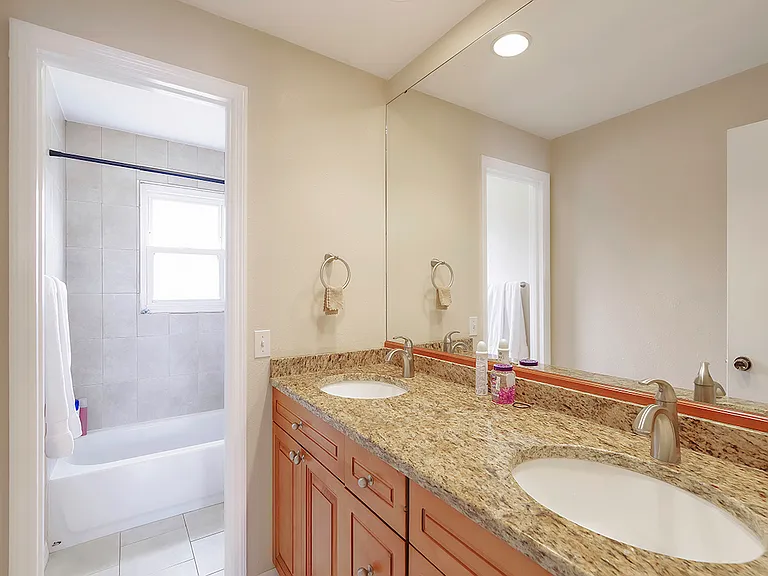 8318 Palma Vista Ln — Photo 29