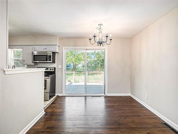 4th image of 8720 Stark Ave