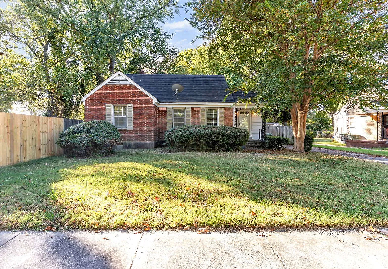 3 bed, 2.0 bath, 1504 sqft, $1,550 — Photo 2