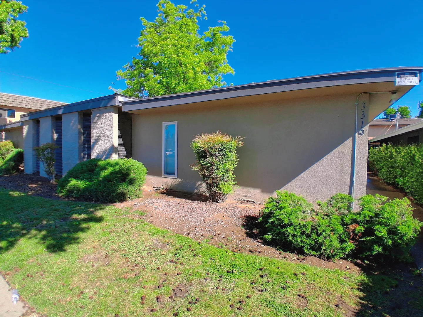 3319 E. Fairmont Ave. — Photo 3