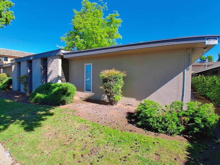3319 E. Fairmont Ave. — Photo 2