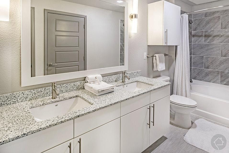 2nd image of 2617 N Henderson Ave #515